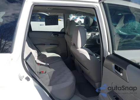 2010 Subaru Forester 2.5X Premium z USA, uszkodzony, nr VIN JF2SH6CC0AH770066